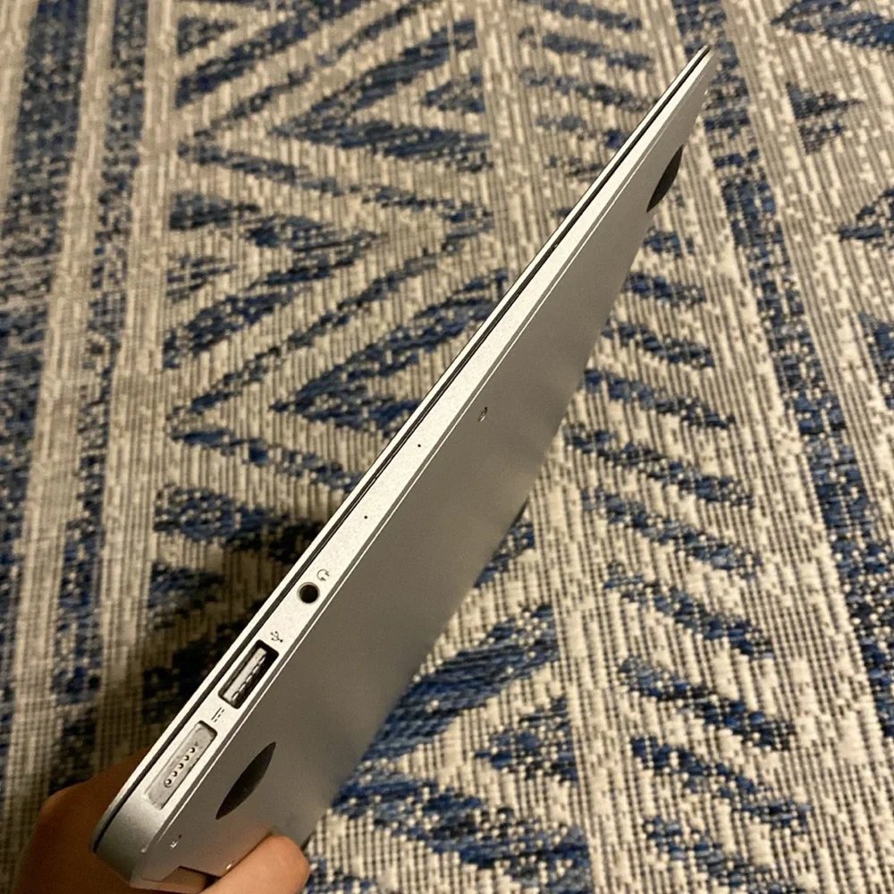 MacBook Air 13 Send offers